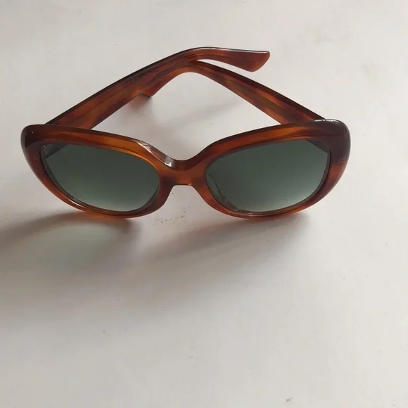 Gucci Sunglasses - Picture 5 of 16